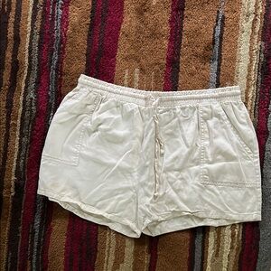 Women's Cream Shorts